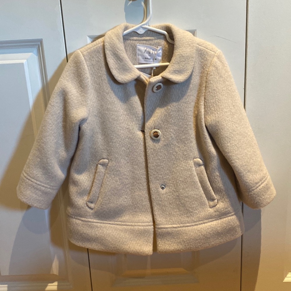 Very cute Zara girls coat 2-3T. New with tag.